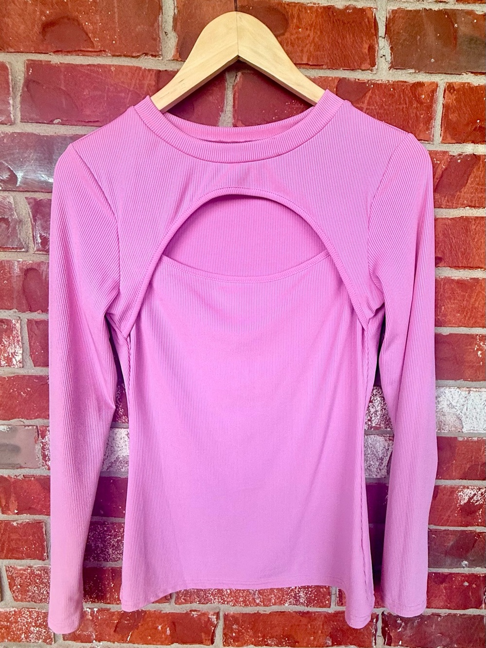 Long Sleeve Cutout Ribbed Top - Pink